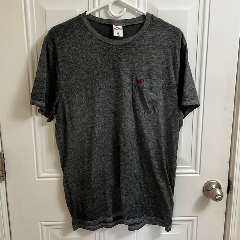Men’s Hollister Tee